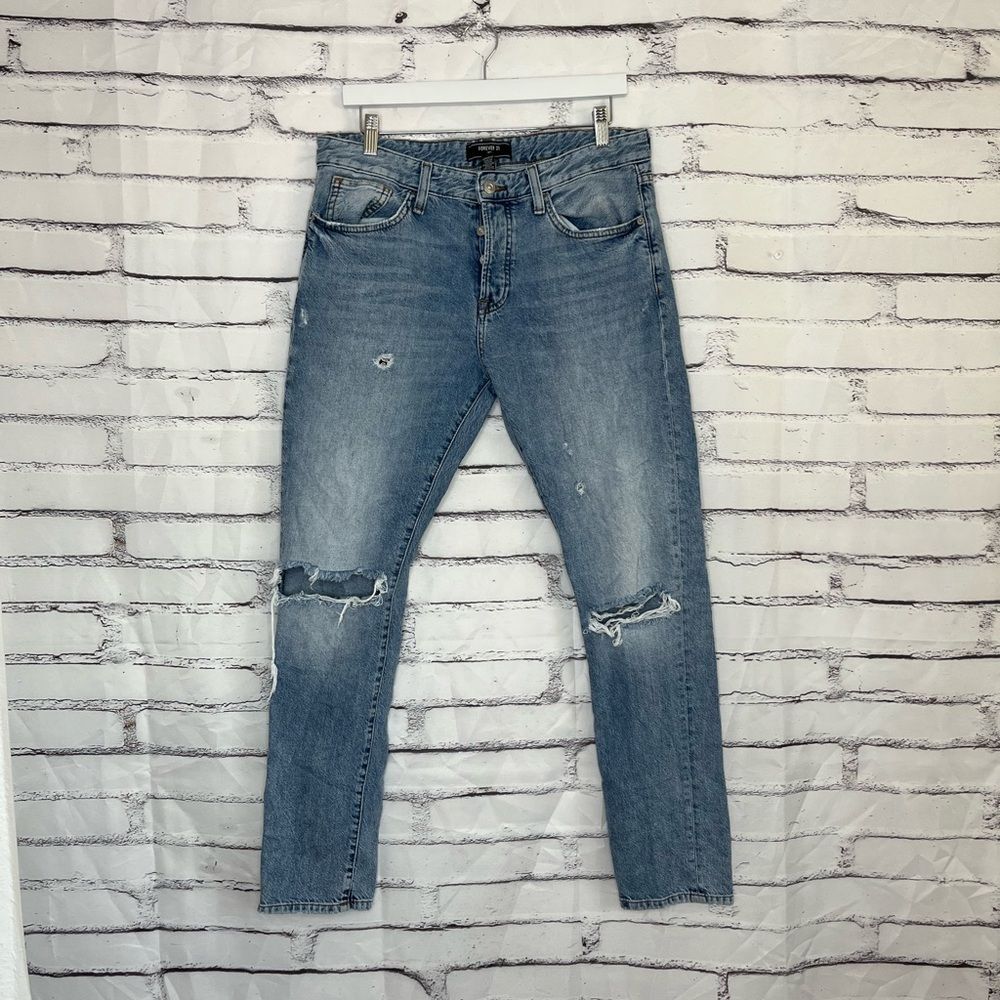 Forever 21 Men’s Straight Leg Jeans Medium Wash Distressed High Waist Button Fly